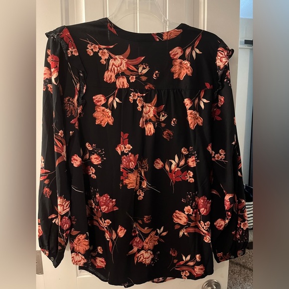 Torrid Black and Red Floral Blouse - Picture 4 of 4